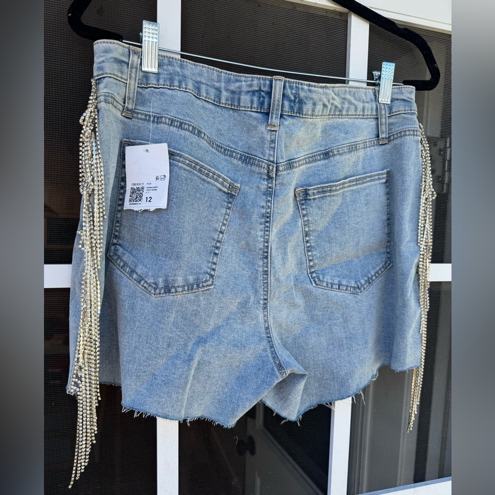 FESTIVAL READY!! Forever 21 Denim Crystal Fringe Sided Shorts - Picture 3 of 3